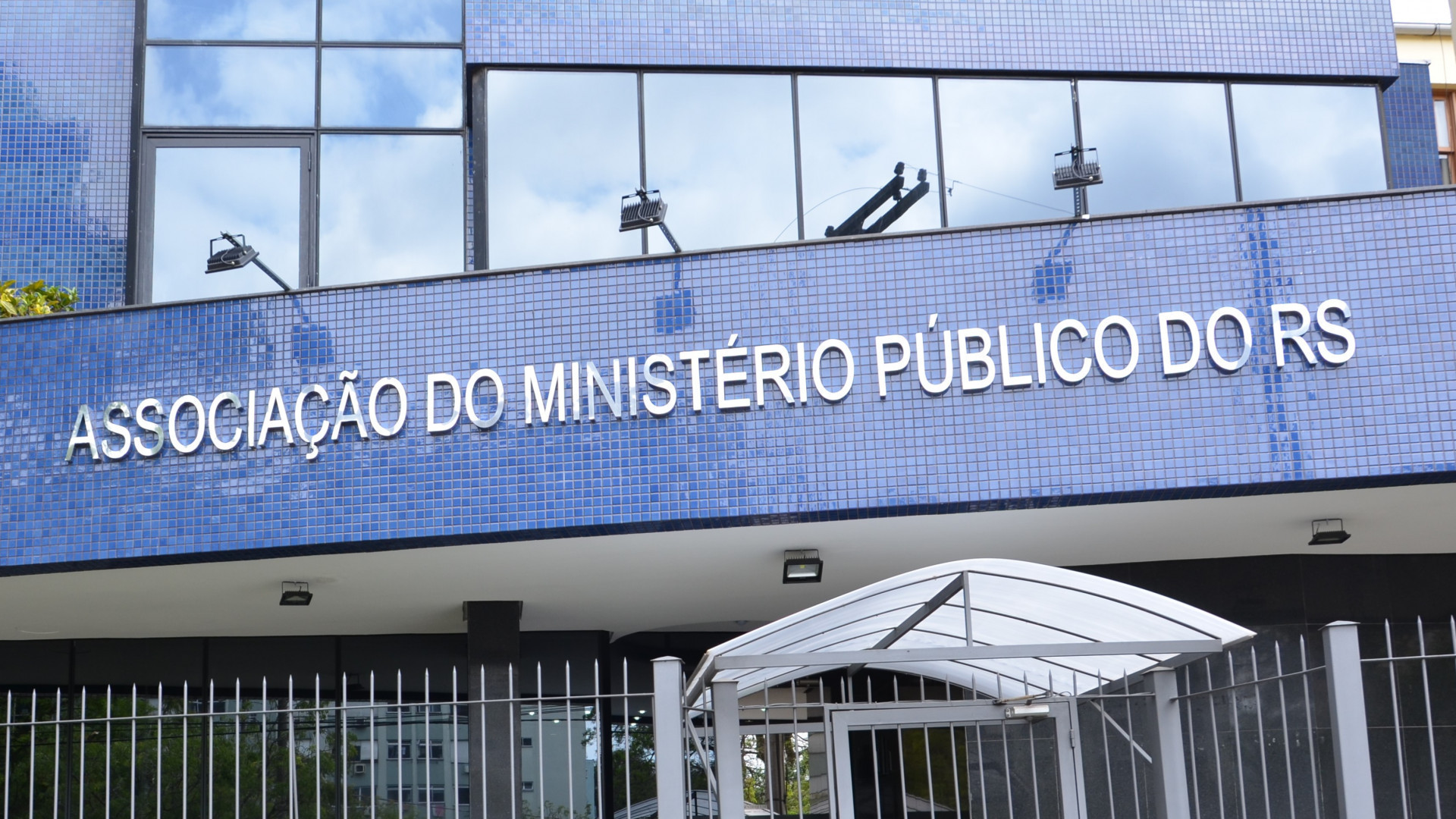 /arquivos/06bd3646e79e4b441d5b0802317e7682280967ef (1)