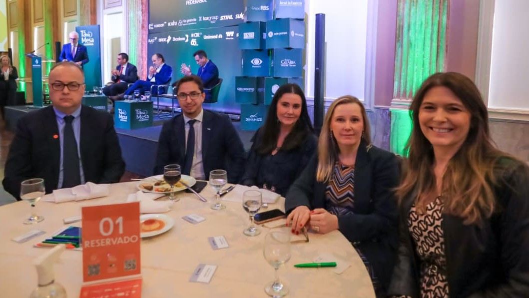 /arquivos/AMP/RS prestigia o Tá na Mesa da Federasul sobre jurisprudência e impunidade nos crimes violentos /arquivos/WhatsApp Image 2025-09-17 at 16.11.07 (2)