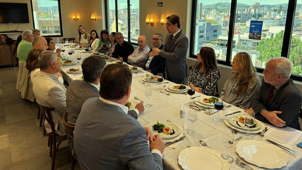 /arquivos/Diretoria da AMP/RS realiza reunião-almoço com o Conselho Superior do Ministério Público /arquivos/01